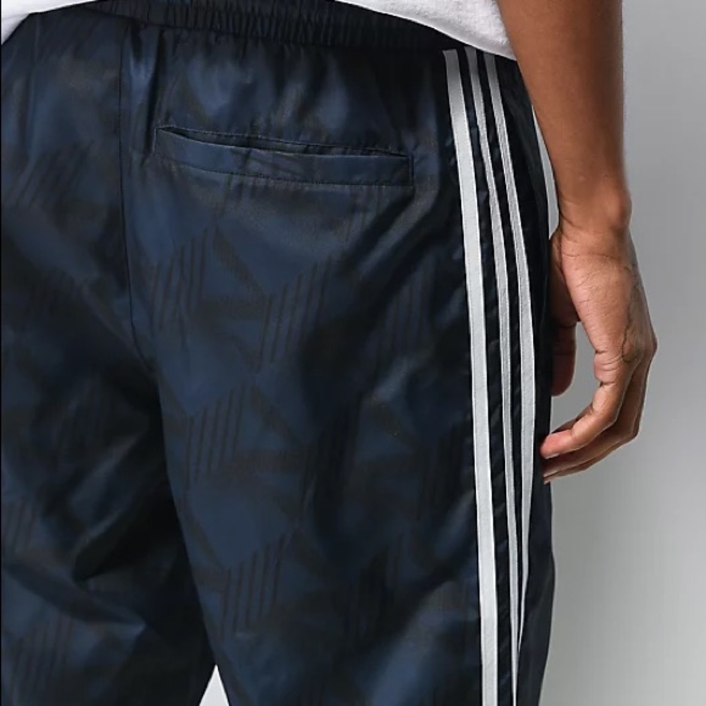 Adidas - Picture 2 of 3